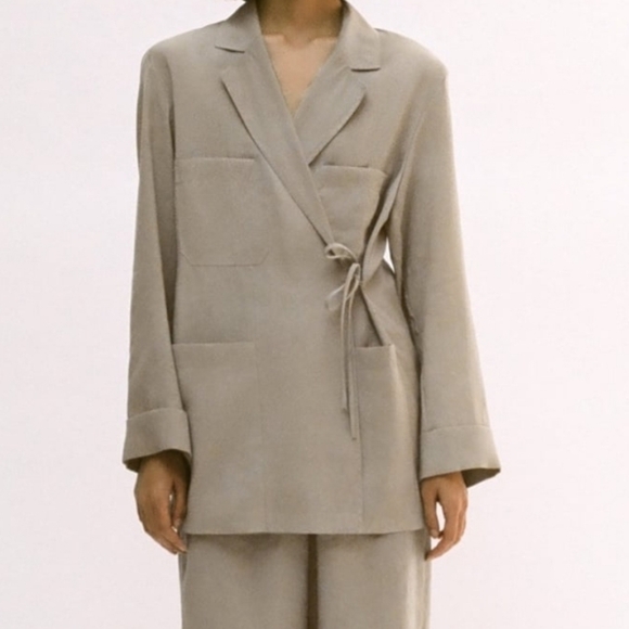 Zara~Minimalist Flowy Crossover Jacket - Picture 3 of 8